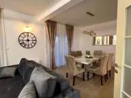 Rent, four bedroom apartment, 240m², Kotor, Crna Gora - image 3