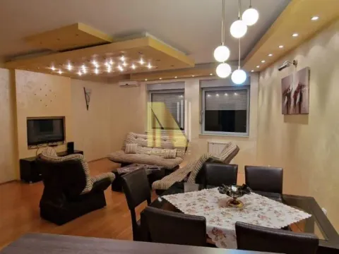 Izdavanje, četvorosoban stan, 99m², Centar, Novi Sad - image 2