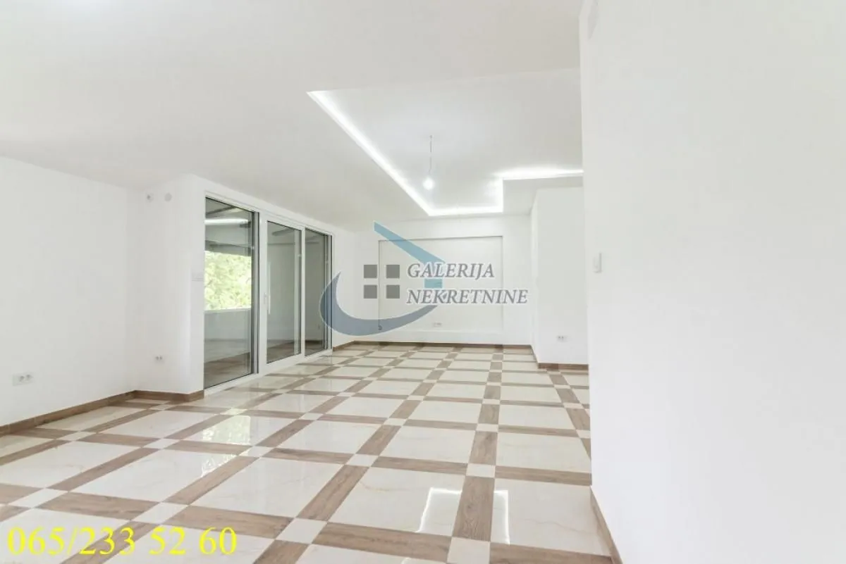 Sale, three bedroom apartment, 68m², Hala Pionir, Palilula Sve Podlokacije