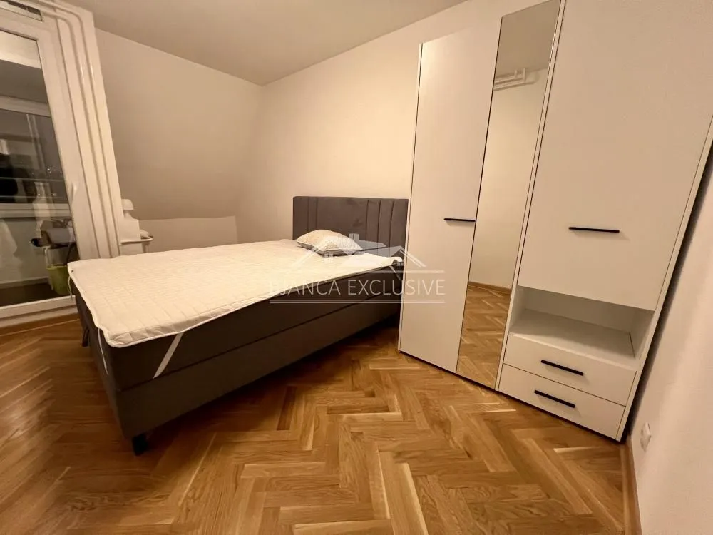 Sale, three bedroom apartment, 72m², Savski Venac, Beograd