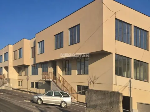 Poslovni prostor in Žarkovo