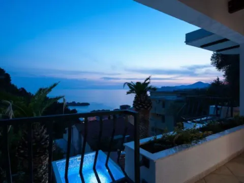 Izdavanje, kuća, 200m², Sveti Stefan, Budva - image 2