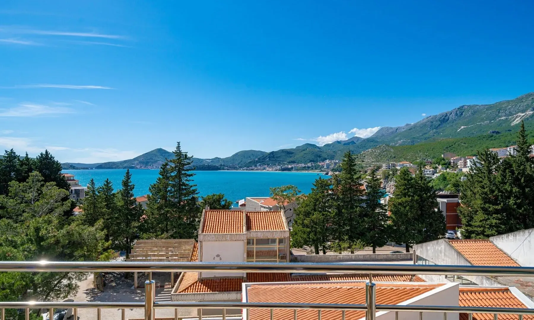 Prodaja, jednosoban stan, 75m², Pržno, Budva