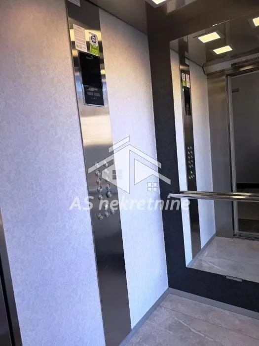 Izdavanje, trosoban stan, 56m², Južni Bulevar, Vračar Sve Podlokacije