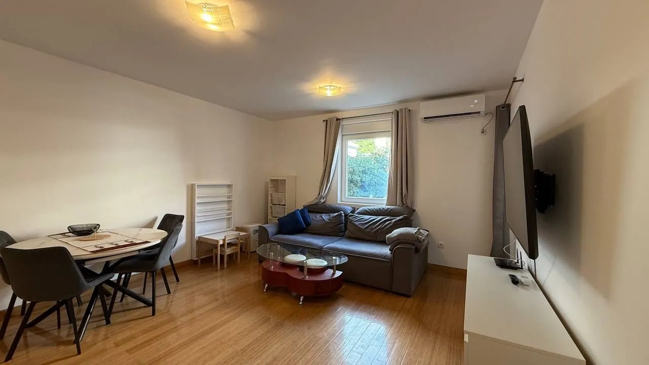 Rent, one bedroom apartment, 58m², Centar, Budva