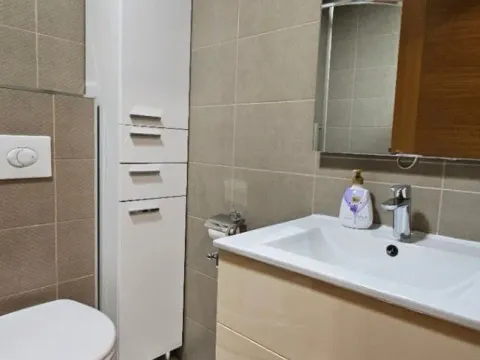 Izdavanje, jednosoban stan, 53m², City Kvart, Podgorica - image 9