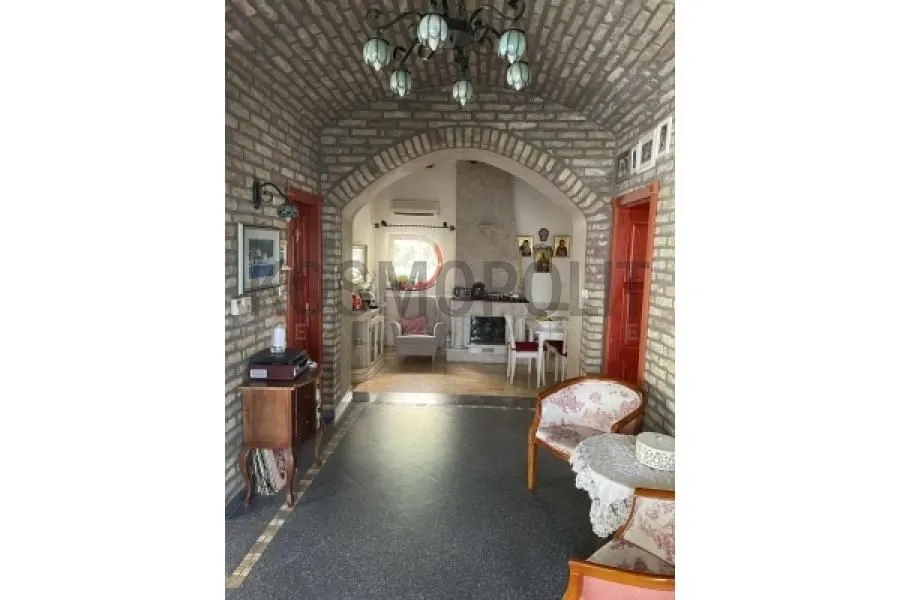 Sale, house, 365m², Miljakovac, Rakovica