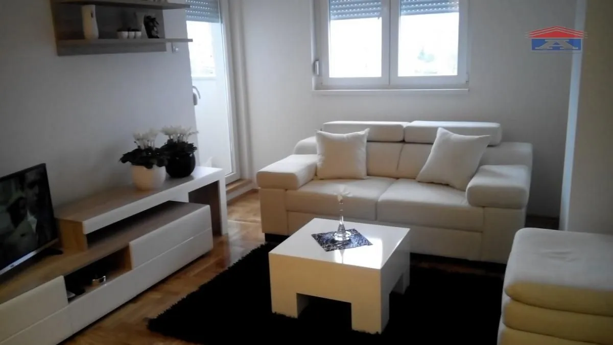 Izdavanje, jednosoban stan, 37m², Bulevar patrijarha Pavla, Novi Sad Sve Podlokacije