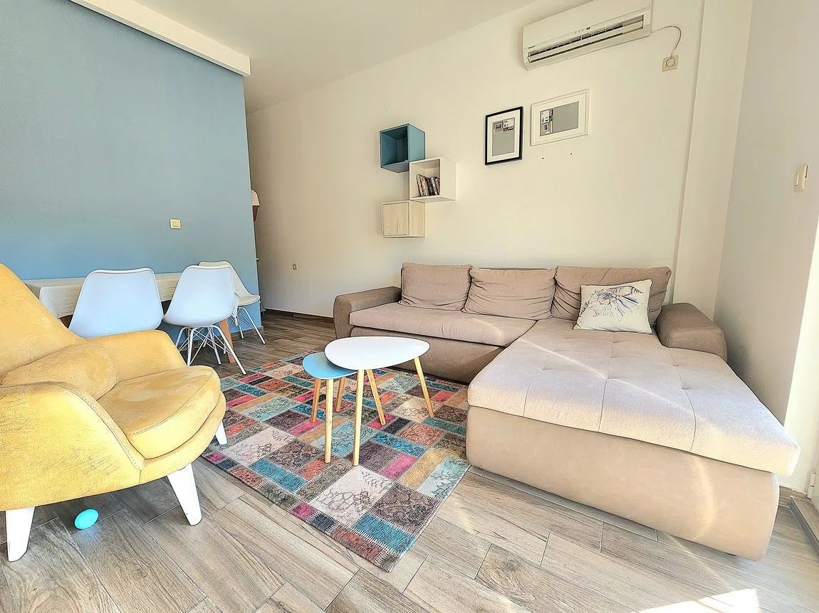 Rent, one bedroom apartment, 53m², Centar, Budva