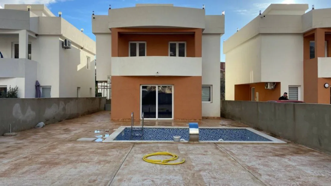 Prodaja, kuća, 170m², Dobre Vode, Bar