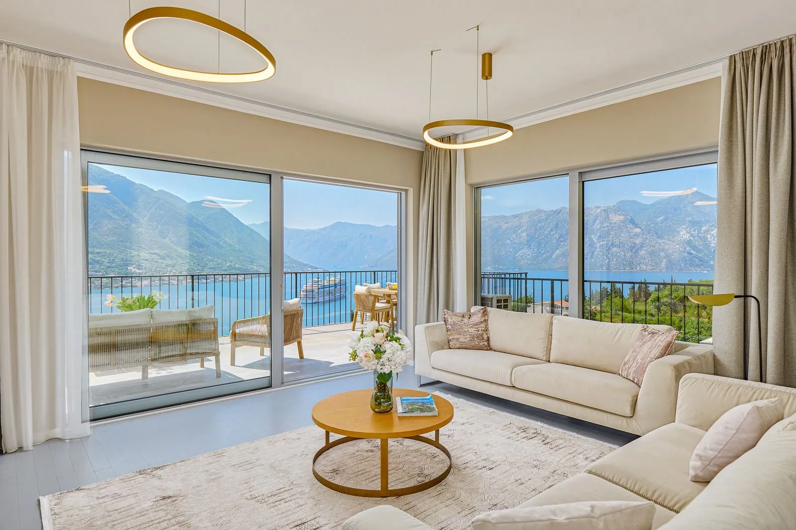 Prodaja, trosoban stan, 158m², Dobrota, Kotor