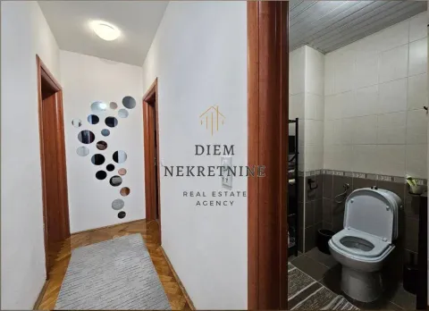 Prodaja, dvosoban stan, 76m², Centar, Bar - image 8