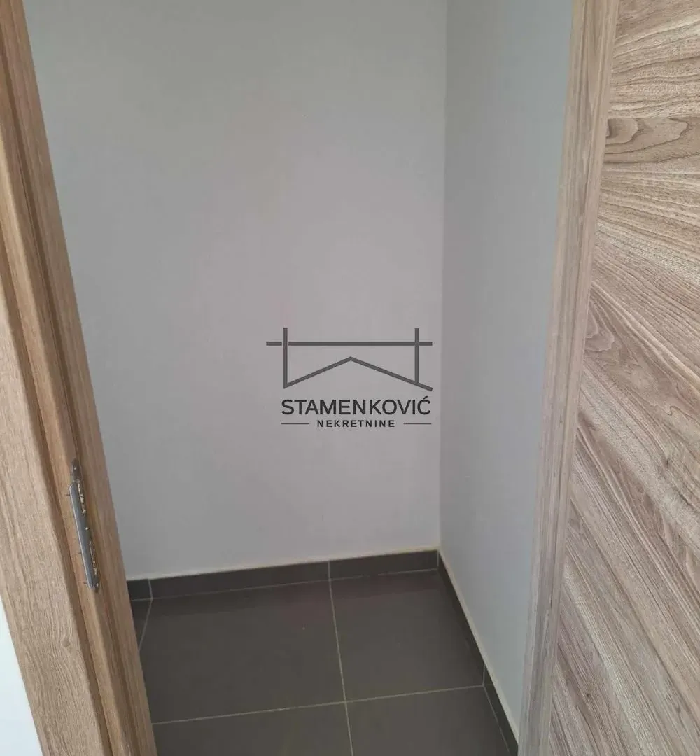 Prodaja, četvorosoban stan, 85m², Mišeluk, Petrovaradin