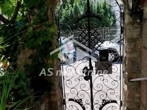 Rent, house, 260m², Neimar, Vračar Sve Podlokacije - image 42