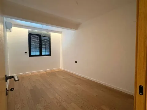 Prodaja, trosoban stan, 101m², Tivat, Crna Gora - image 17