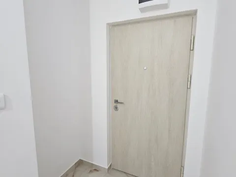 Izdavanje, jednosoban stan, 50m², Momišići, Podgorica - image 6