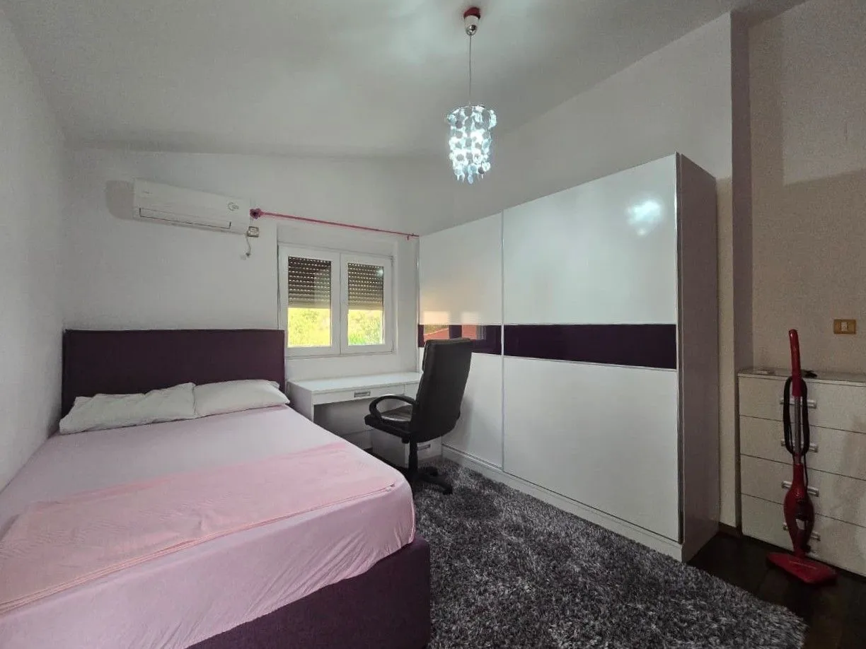 Rent, house, 184m², Velje Brdo, Podgorica