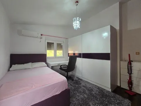 Rent, house, 184m², Velje Brdo, Podgorica - image 11