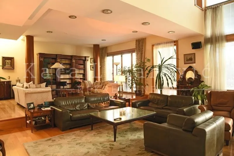 Prodaja, kuća, 1000m², Savski Venac, Beograd