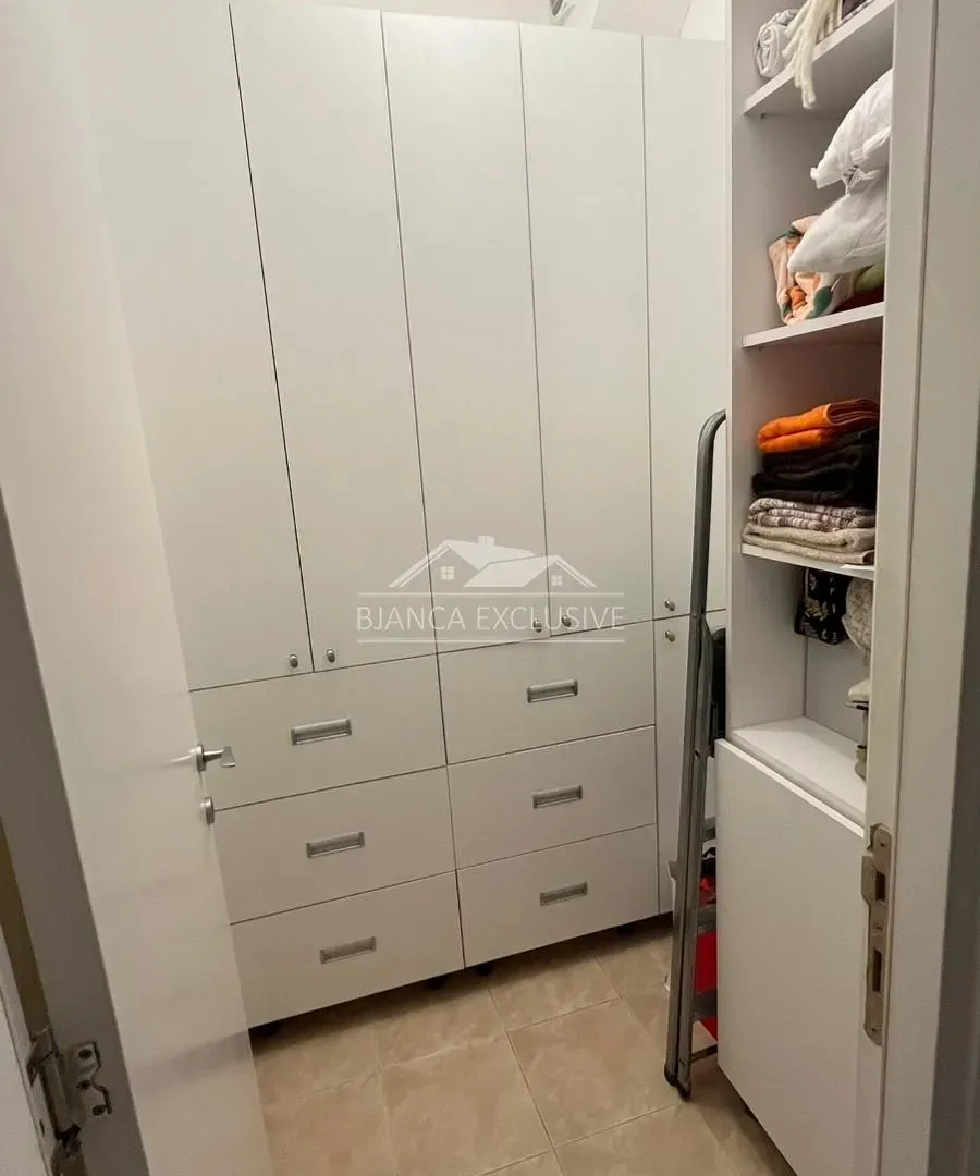 Prodaja, stan, 231m², Savski Venac, Beograd