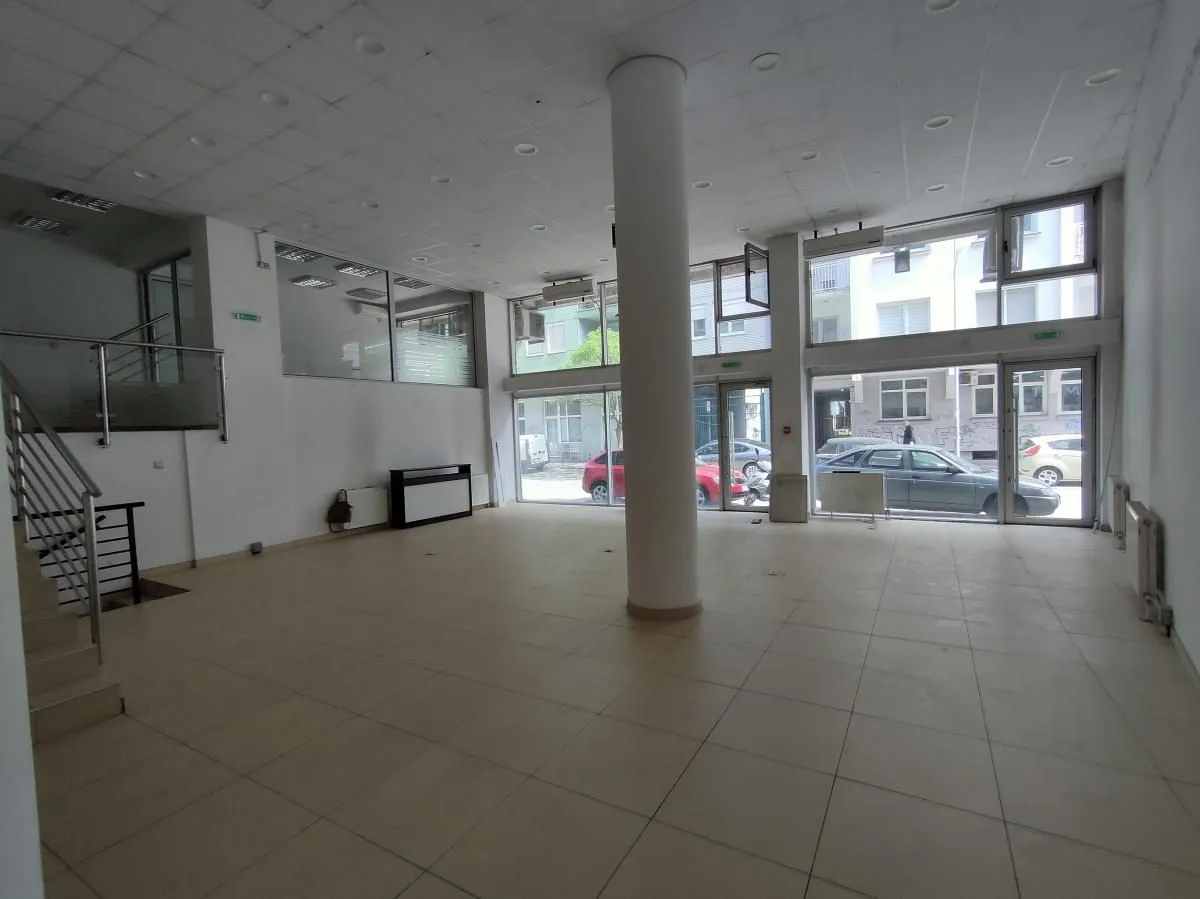 Sale, office space, 229m², Grbavica, Novi Sad Sve Podlokacije