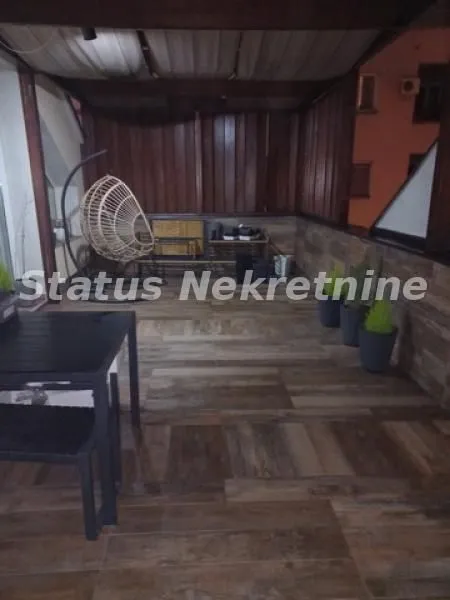 Prodaja, četvorosoban stan, 135m², Centar, Novi Sad