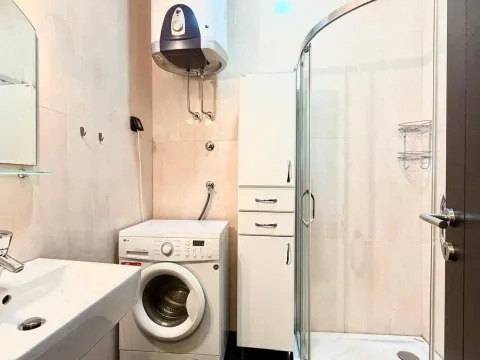 Prodaja, dvosoban stan, 60m², Dobrota, Kotor - image 2