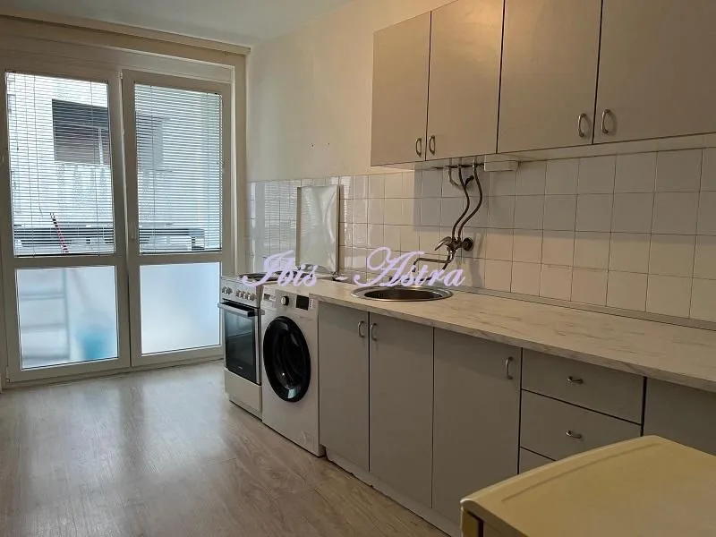 Izdavanje, jednosoban stan, 38m², Kalenić Pijaca, Vračar Sve Podlokacije