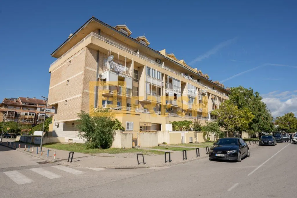 Prodaja, dvosoban stan, 84m², Stari Aerodrom, Podgorica