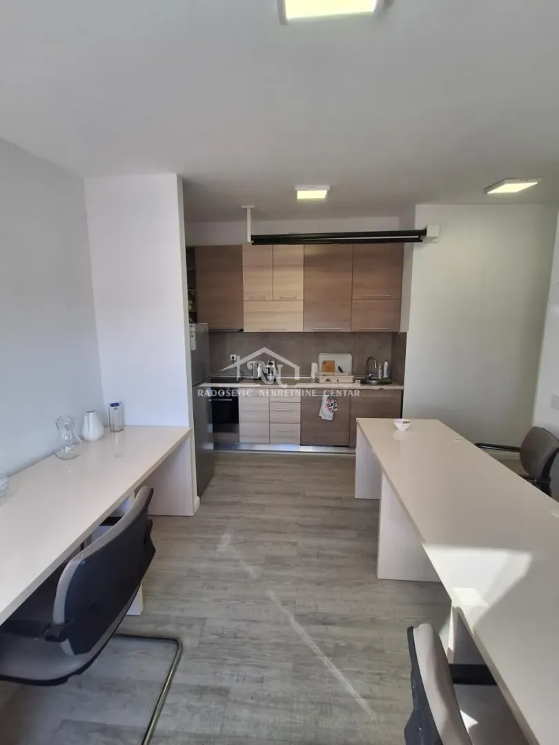 Prodaja, četvorosoban stan, 118m², Đeram Pijaca, Beograd