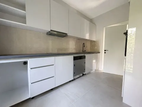 Sale, two bedroom apartment, 104m², Bečići, Budva - image 9