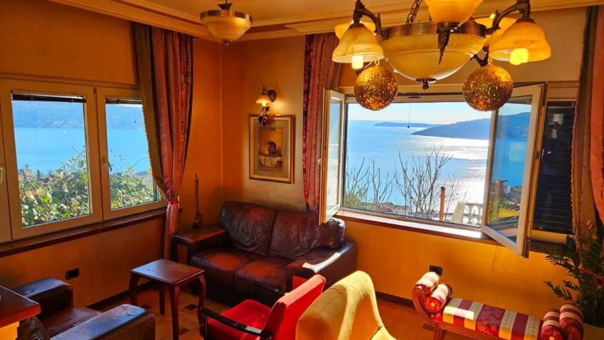 Prodaja, kuća, 280m², Herceg Novi, Crna Gora