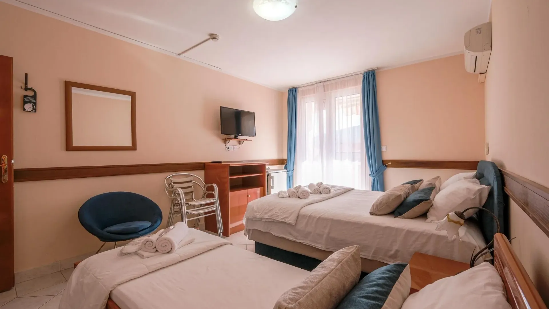 Sale, hospitality venue, 1256m², Podkošljun, Budva