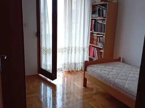 Prodaja, jednosoban stan, 40m², Stari Aerodrom, Podgorica - image 6