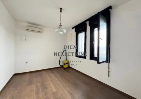 Prodaja, trosoban stan, 96m², Blok 6, Podgorica - image 13