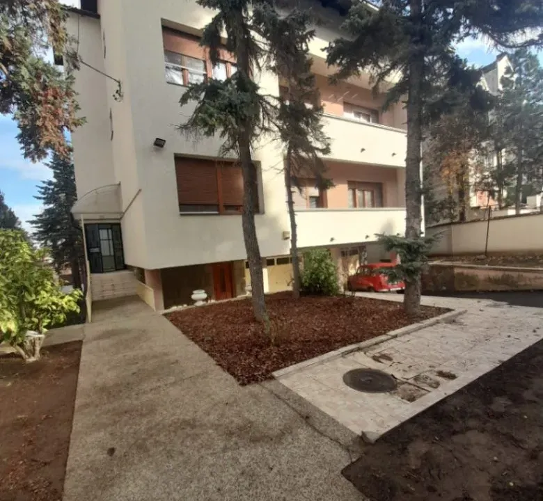Rent, house, 600m², Dedinje Rtv Pink, Dedinje Sve Podlokacije