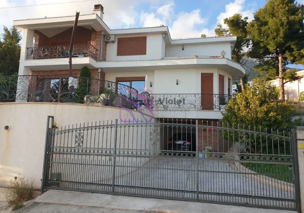 Sale, house, 252m², Šušanj, Bar