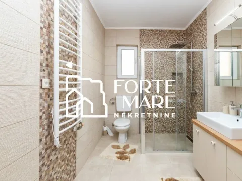 Sale, house, 220m², Zelenika, Herceg Novi - image 11