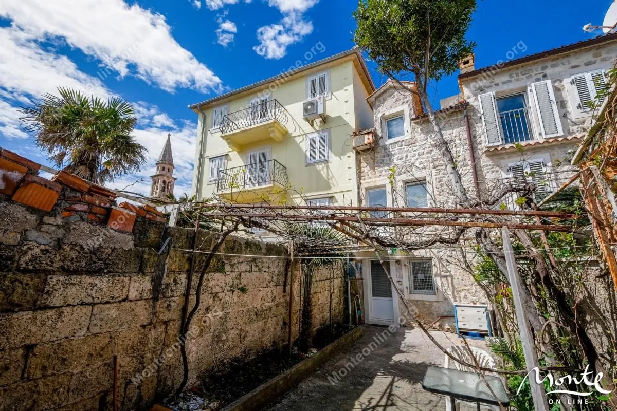 Sale, house, 91m², Stari Grad, Budva