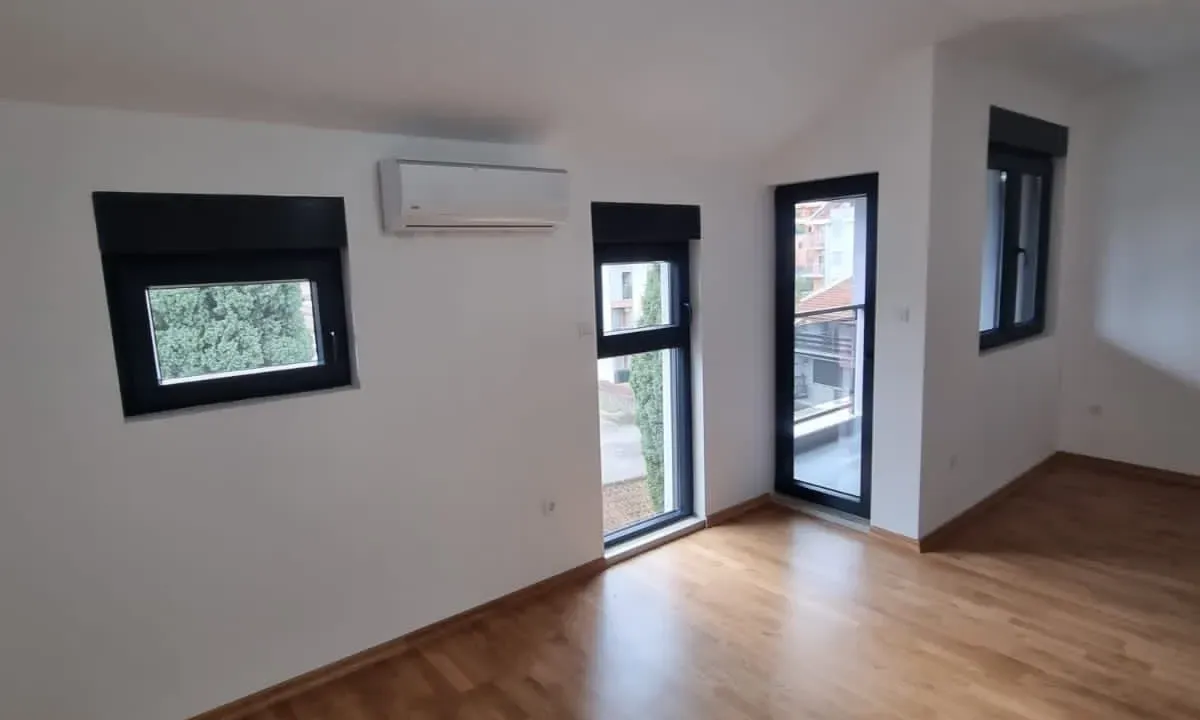 Prodaja, jednosoban stan, 50m², Vezirov Most, Podgorica