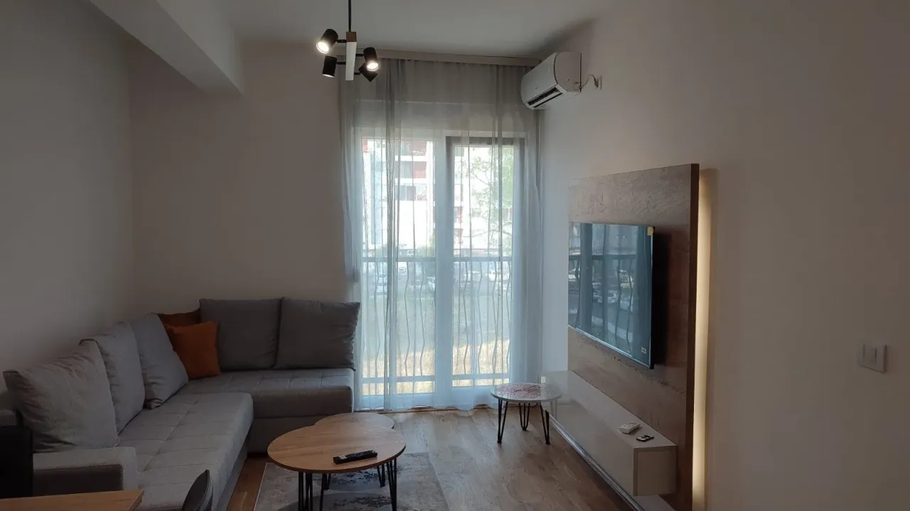 Izdavanje, jednosoban stan, 36m², Stari Aerodrom, Podgorica