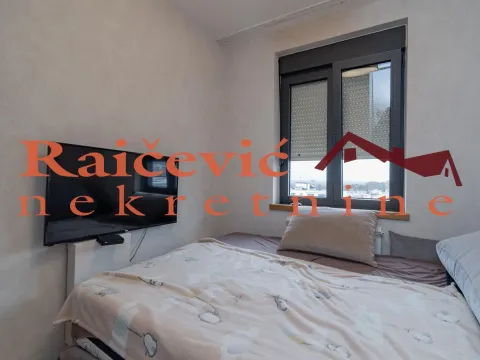 Izdavanje, četvorosoban stan, 98m², Crveni Krst, Beograd - image 11