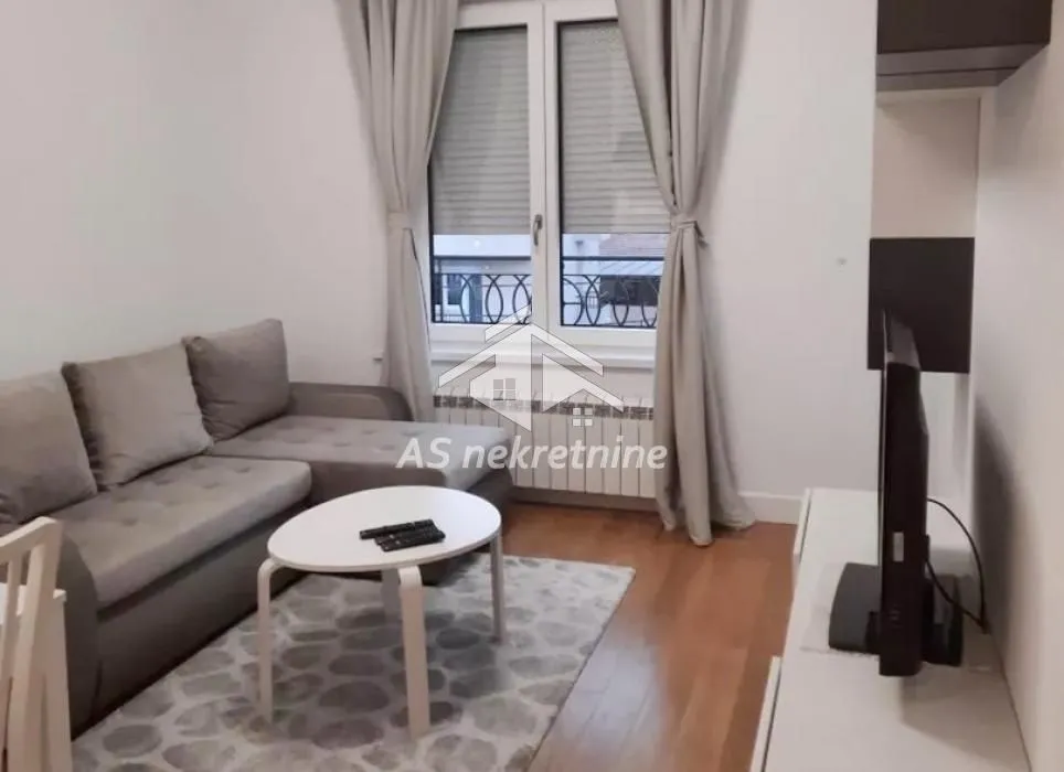 Rent, two bedroom apartment, 40m², Južni Bulevar, Vračar Sve Podlokacije