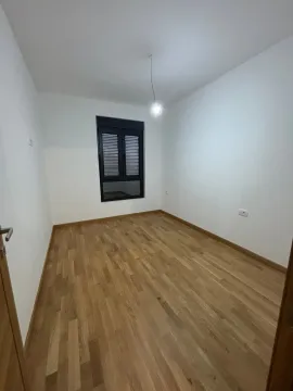 Izdavanje, jednosoban stan, 40m², Tološi, Podgorica - image 4