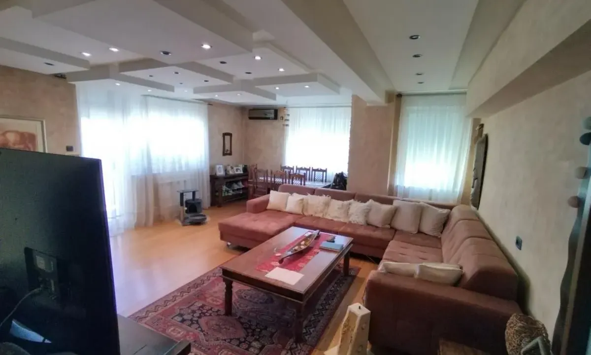 Prodaja, četvorosoban stan, 115m², Grbavica, Novi Sad Sve Podlokacije