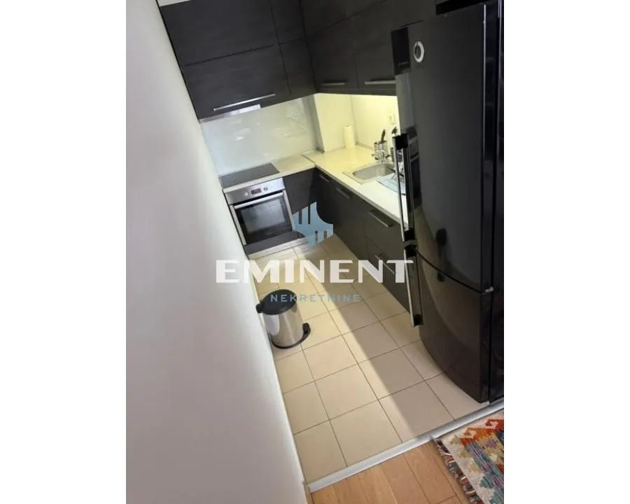 Izdavanje, trosoban stan, 73m², Crveni Krst, Beograd