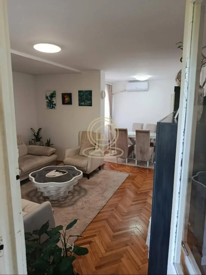 Prodaja, trosoban stan, 75m², Medijana, Niš