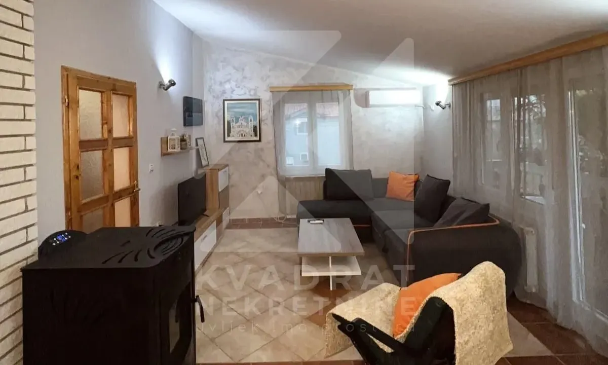 Izdavanje, trosoban stan, 130m², Zabjelo, Podgorica