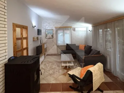 Izdavanje, trosoban stan, 130m², Zabjelo, Podgorica - image 1