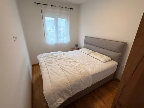 Rent, one bedroom apartment, 40m², Centar, Cetinje - image 11